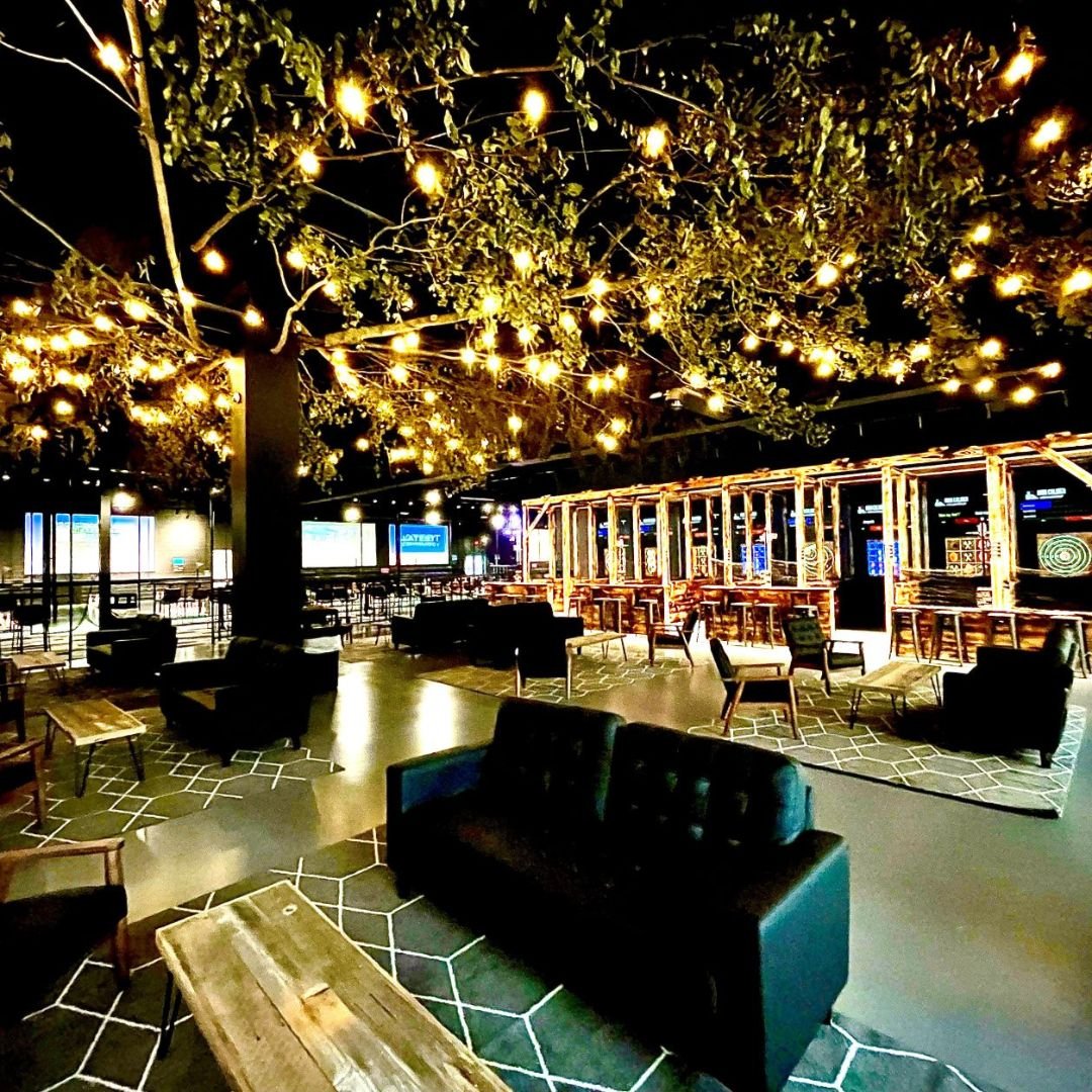 axe throwing space in double clutch high caliber