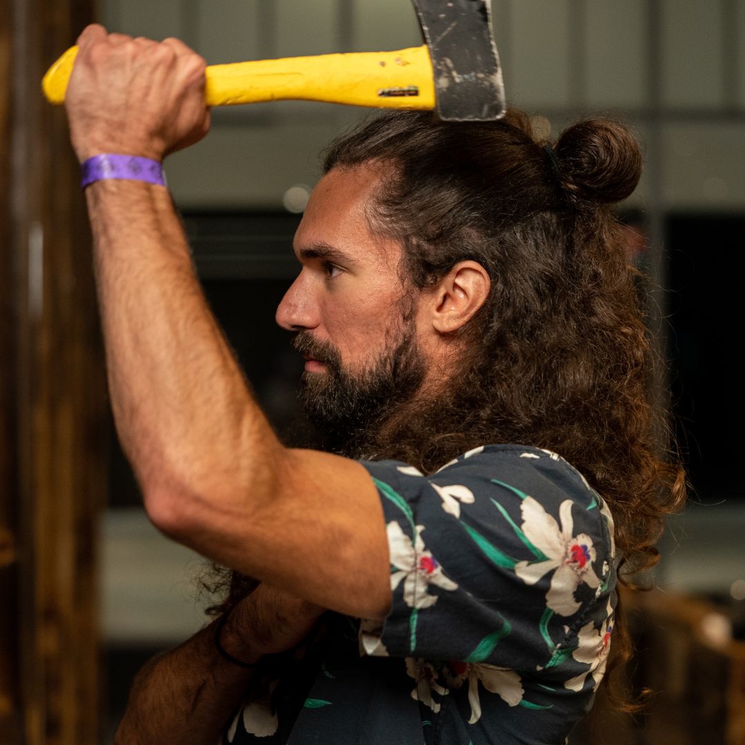 axe throwing fun in lansing